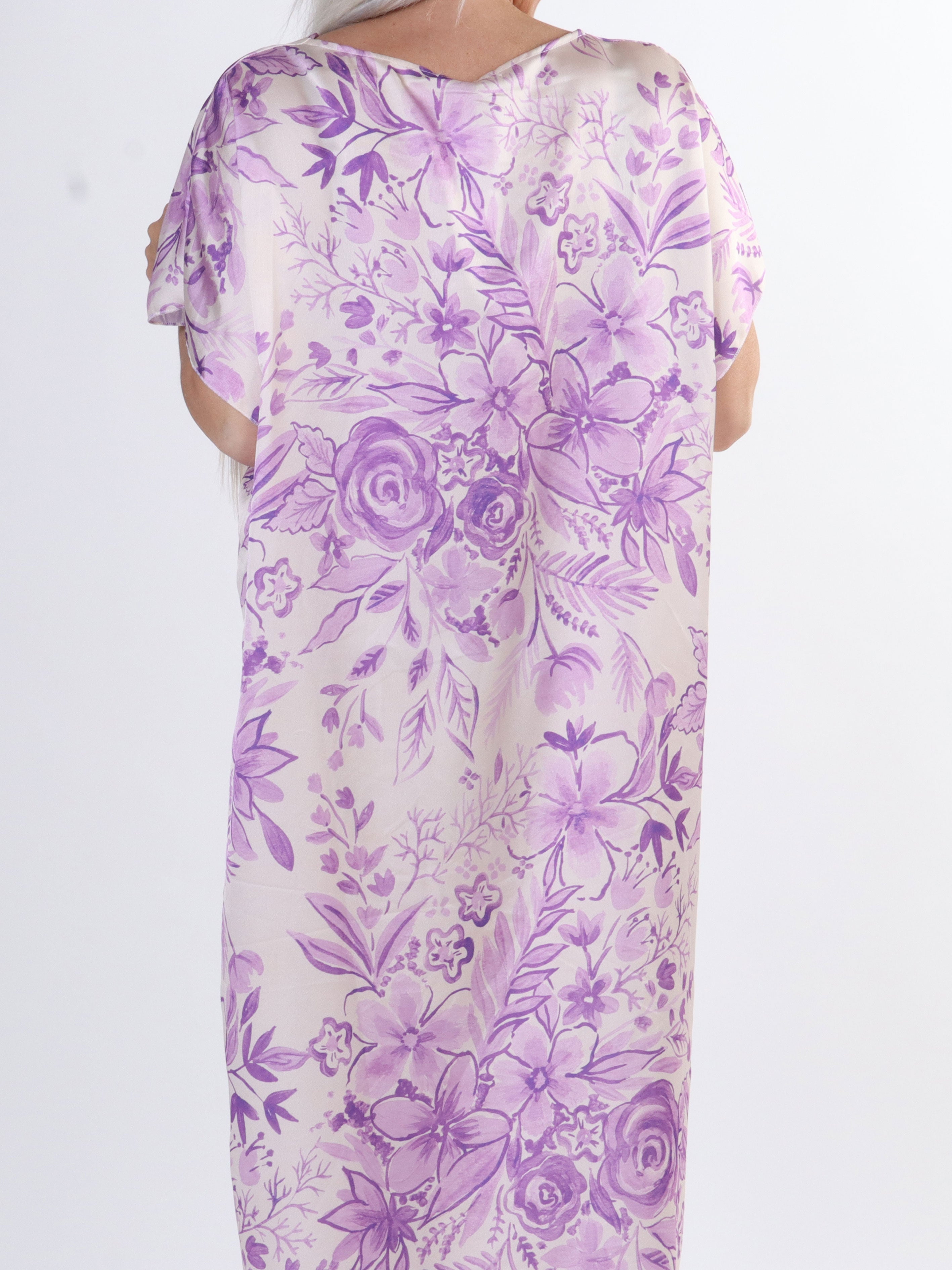 Juno Flower - Plus size klänning i sidenlook med blommigt tryck